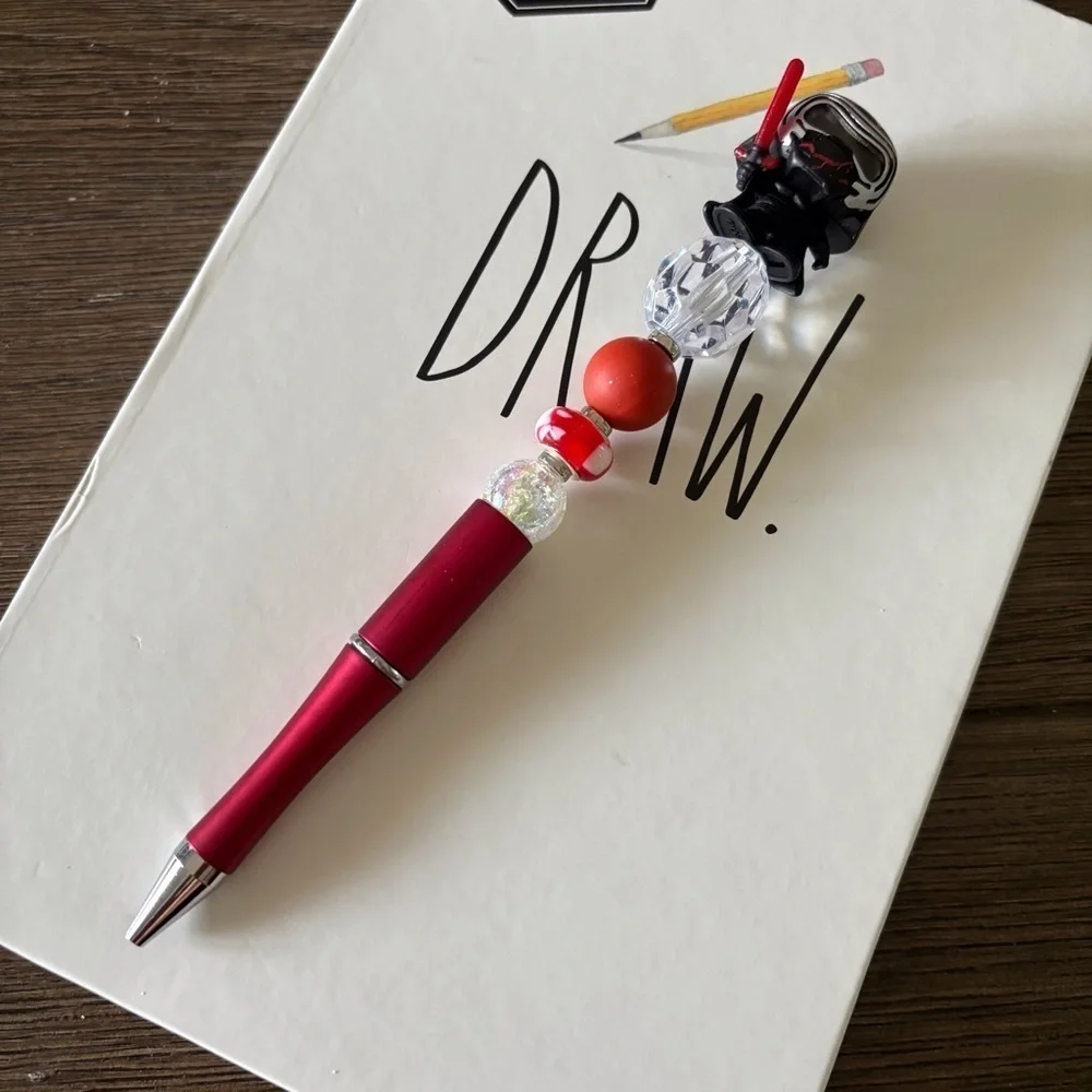 Disney Doorables: Star Wars: Supreme Leader Kylo Ren handmade beaded pen